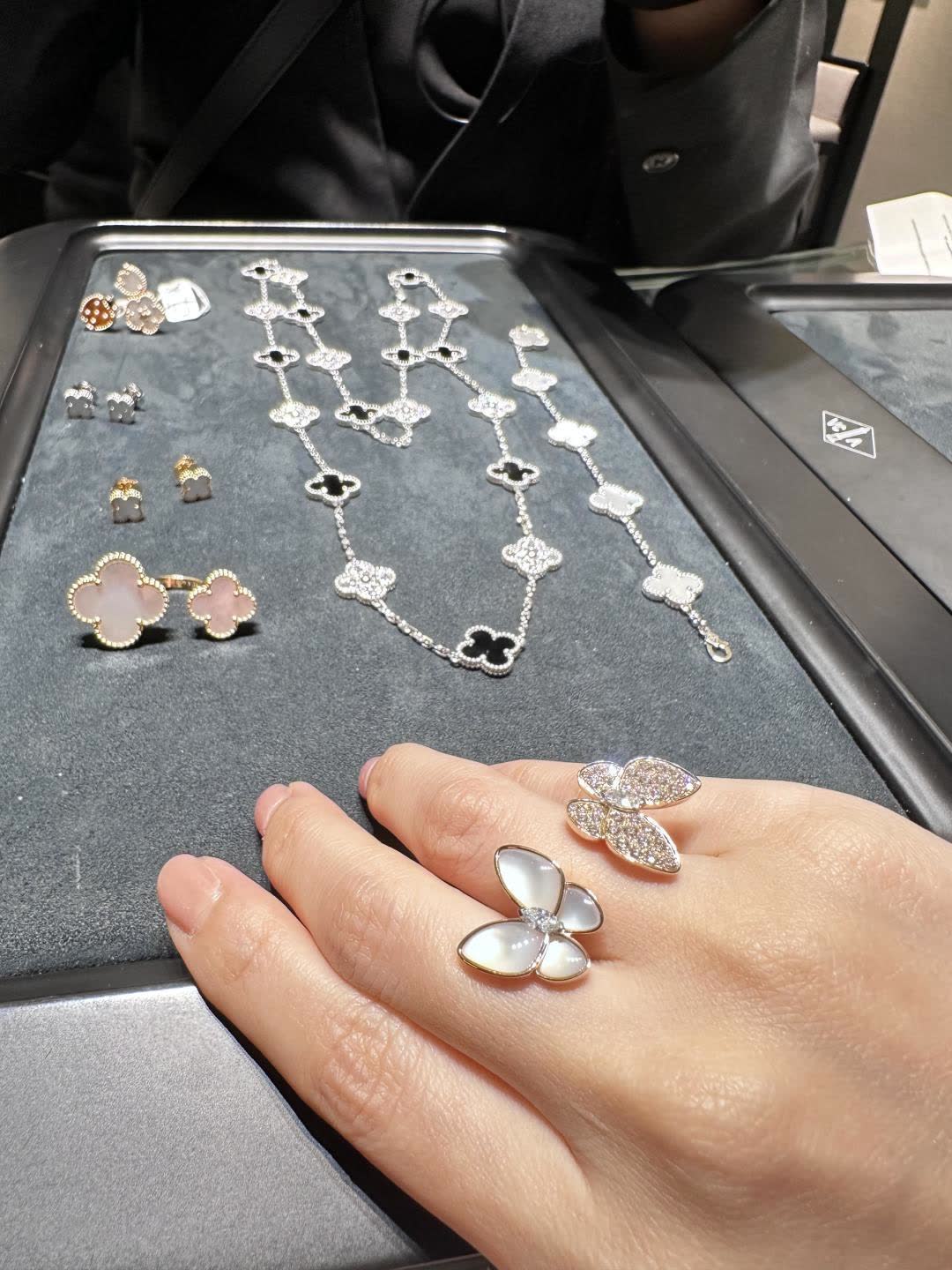 Van Cleef & Arpels Alhambra Ring